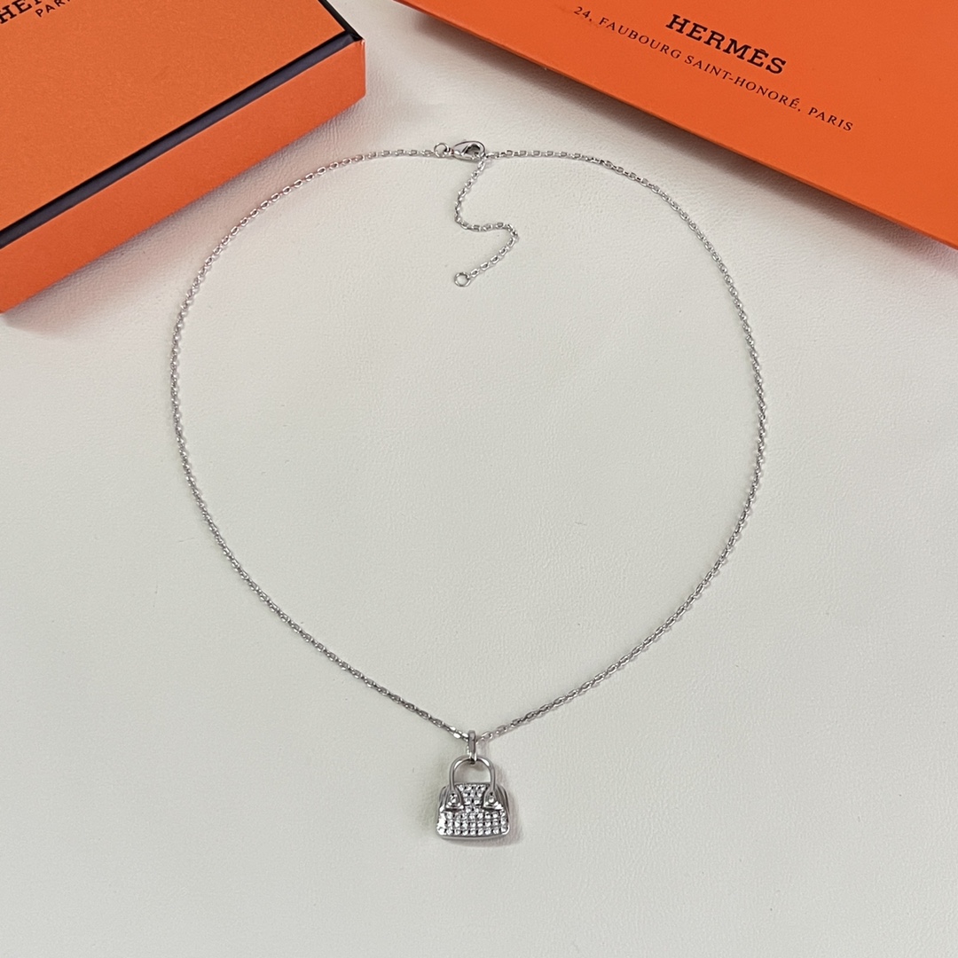 Hermès Birkin Amulette Pendant 爱马仕包包项链 完美的切割工艺，体现包包质感更