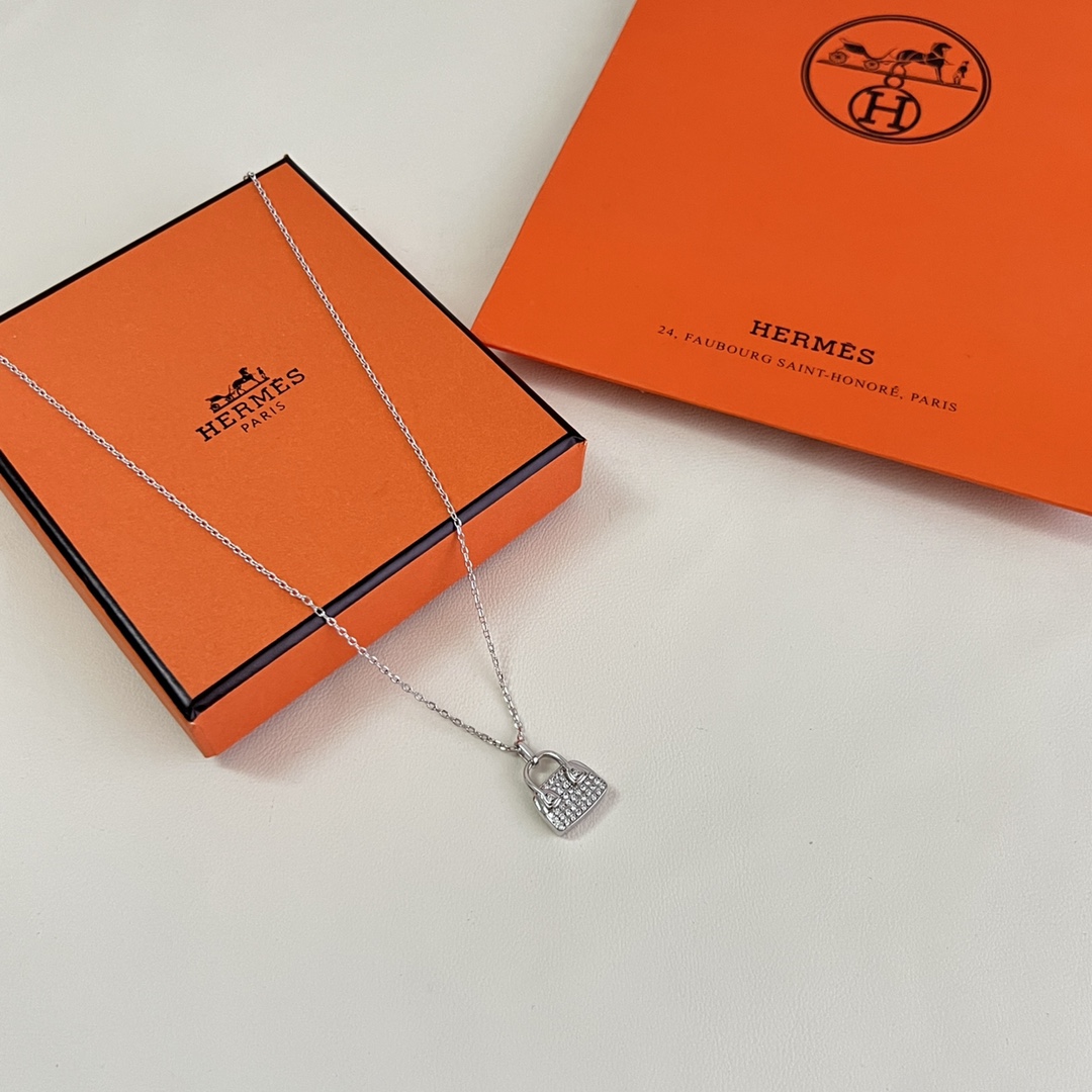 Hermès Birkin Amulette Pendant 爱马仕包包项链 完美的切割工艺，体现包包质感更