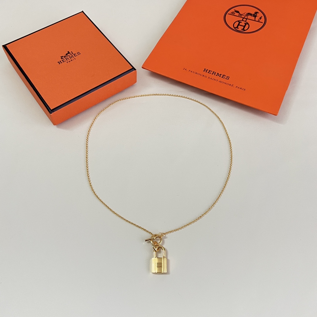 Hermès HERMÈS 爱马仕Kelly 项链 一致黄铜材质 厚金电镀 完美的切割工艺，体现包包更