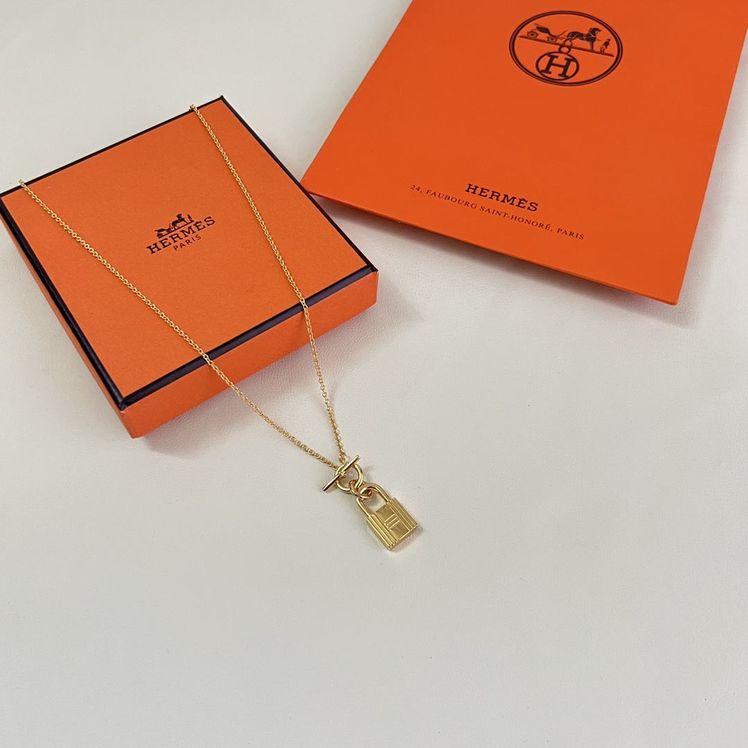 Hermès HERMÈS 爱马仕Kelly 项链 一致黄铜材质 厚金电镀 完美的切割工艺，体现包包更