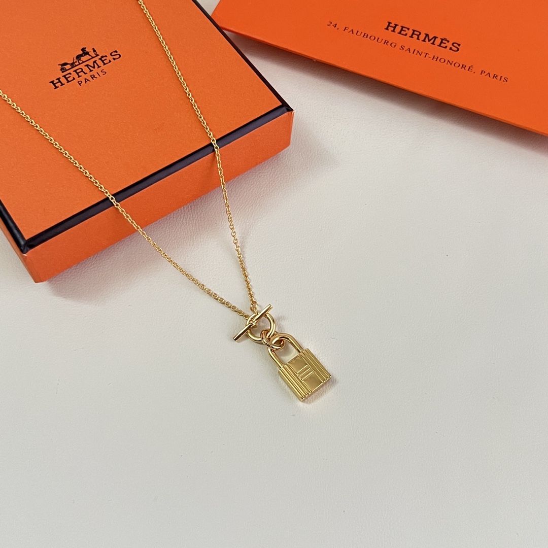 Hermès HERMÈS 爱马仕Kelly 项链 一致黄铜材质 厚金电镀 完美的切割工艺，体现包包更
