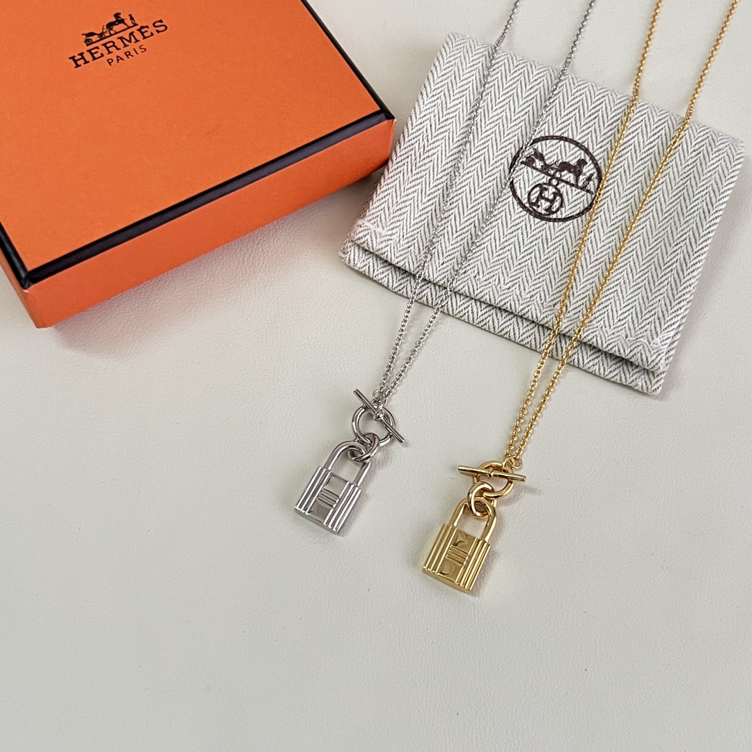Hermès HERMÈS 爱马仕Kelly 项链 一致黄铜材质 厚金电镀 完美的切割工艺，体现包包更