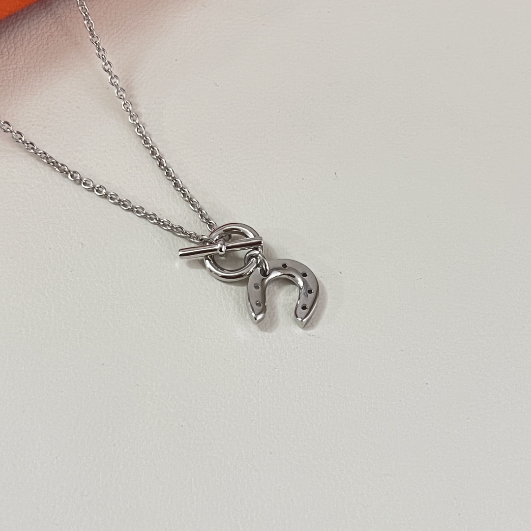 Hermès HERMES LUCKY 爱马仕 马蹄 项链 这款项链设计非常