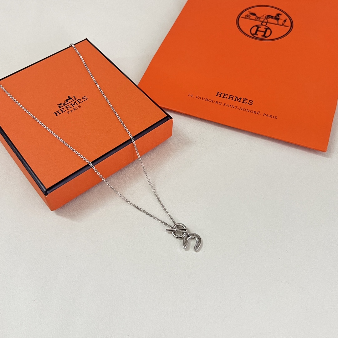 Hermès HERMES LUCKY 爱马仕 马蹄 项链 这款项链设计非常