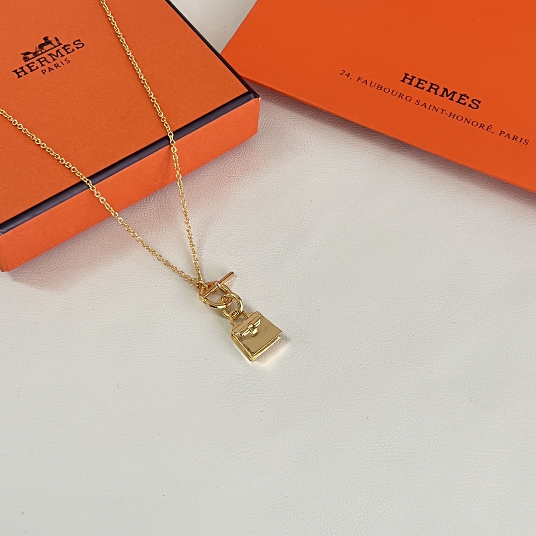 Hermès Birkin Amulette Pendant 爱马仕包包项链 完美的切割工艺，体现包包质感更