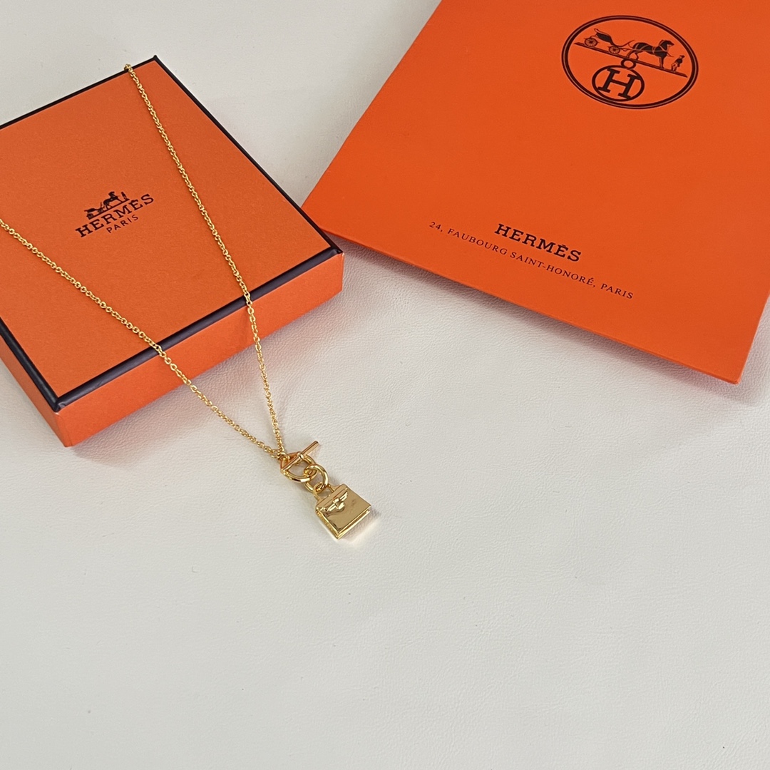 Hermès Birkin Amulette Pendant 爱马仕包包项链 完美的切割工艺，体现包包质感更