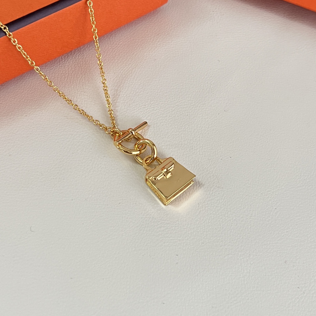 Hermès Birkin Amulette Pendant 爱马仕包包项链 完美的切割工艺，体现包包质感更