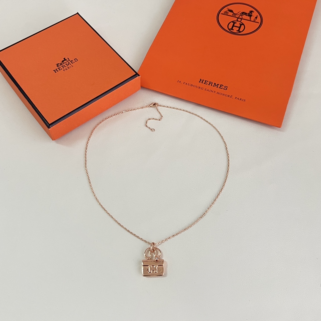 Hermès CONSTANCE 爱马仕 包包项链 完美的切割工艺，体现包包质感更