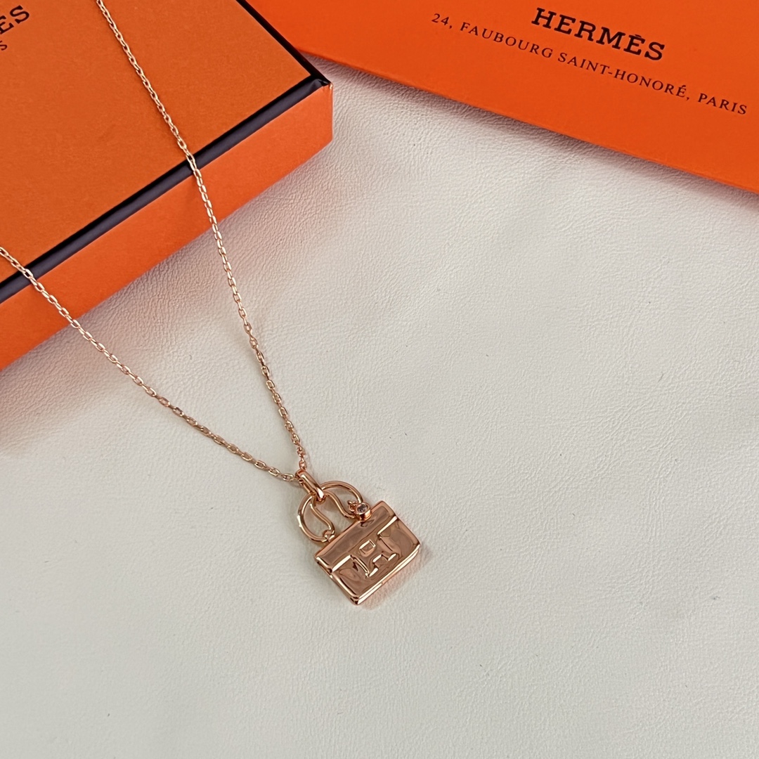 Hermès CONSTANCE 爱马仕 包包项链 完美的切割工艺，体现包包质感更