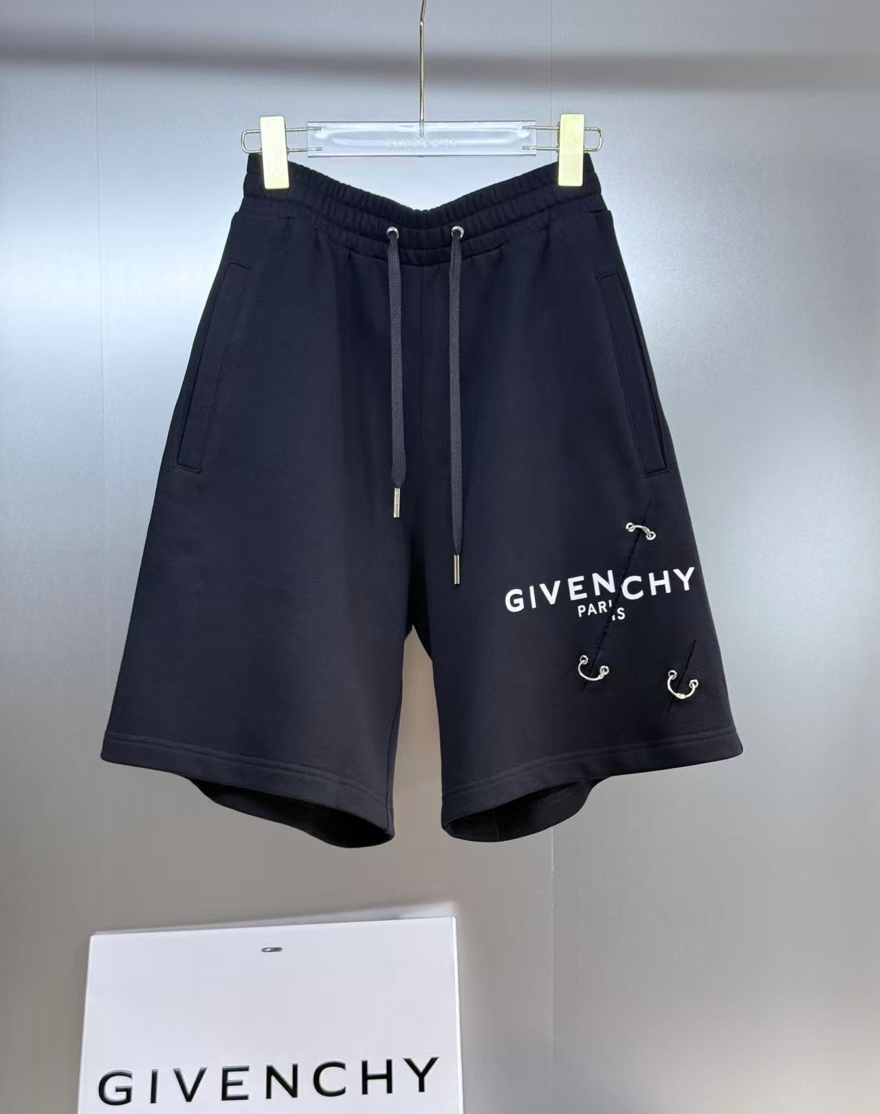 NO:821185,G V C26/S S shorts hoop S M L X L size, Givenchy-clothing, givenchy, shorts,19860909G V C26/S S短裤铁环 S Ｍ L X L齐码,纪梵希-服装,givenchy,shorts,,Women's clothing