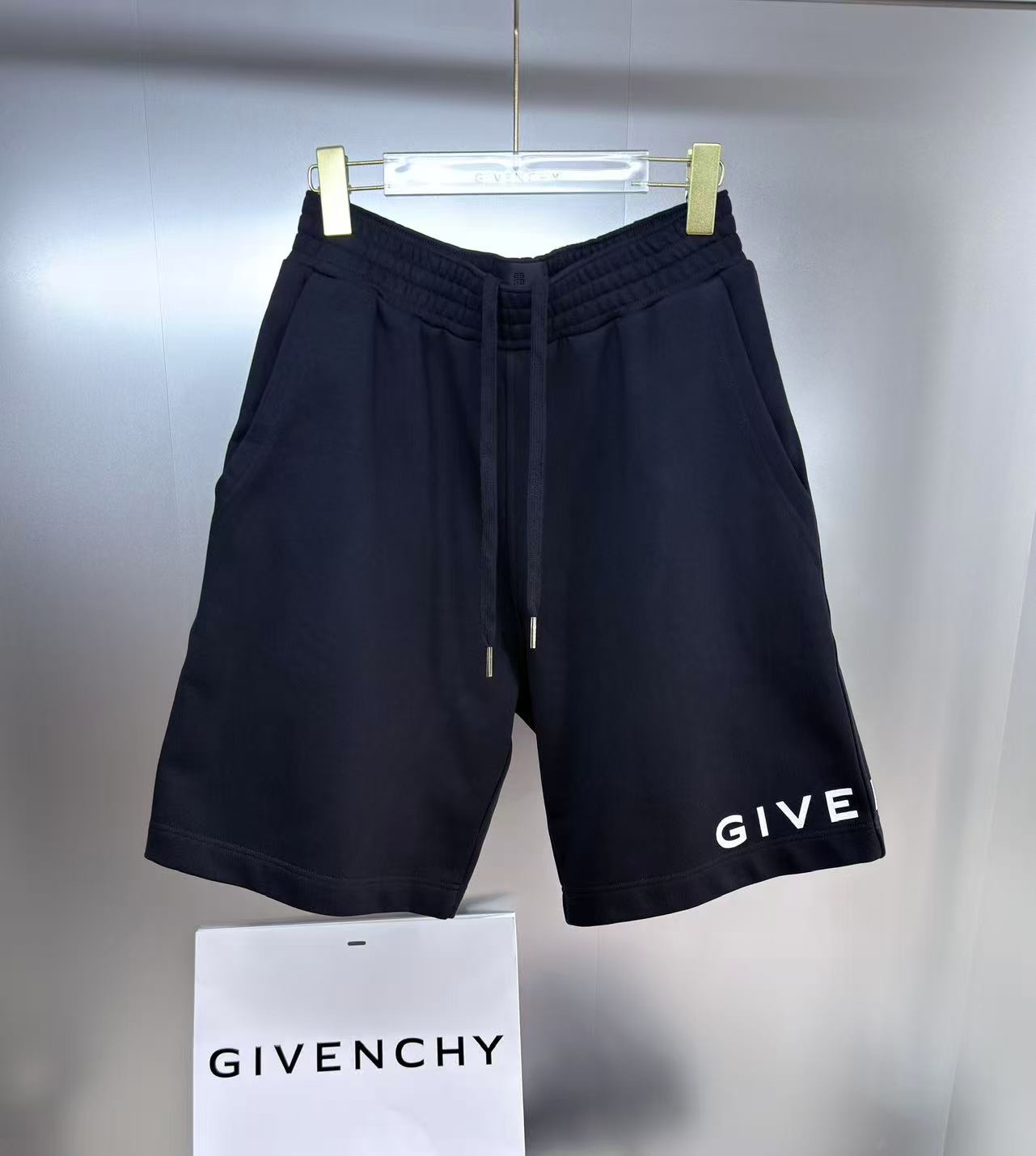 NO:821190,G V C 26/S S silver letter shorts SMＭ L19860909G V C 26/S S 银字母短裤SＭ L X L齐码,纪梵希-服装,givenchy,shorts,,Women's clothing