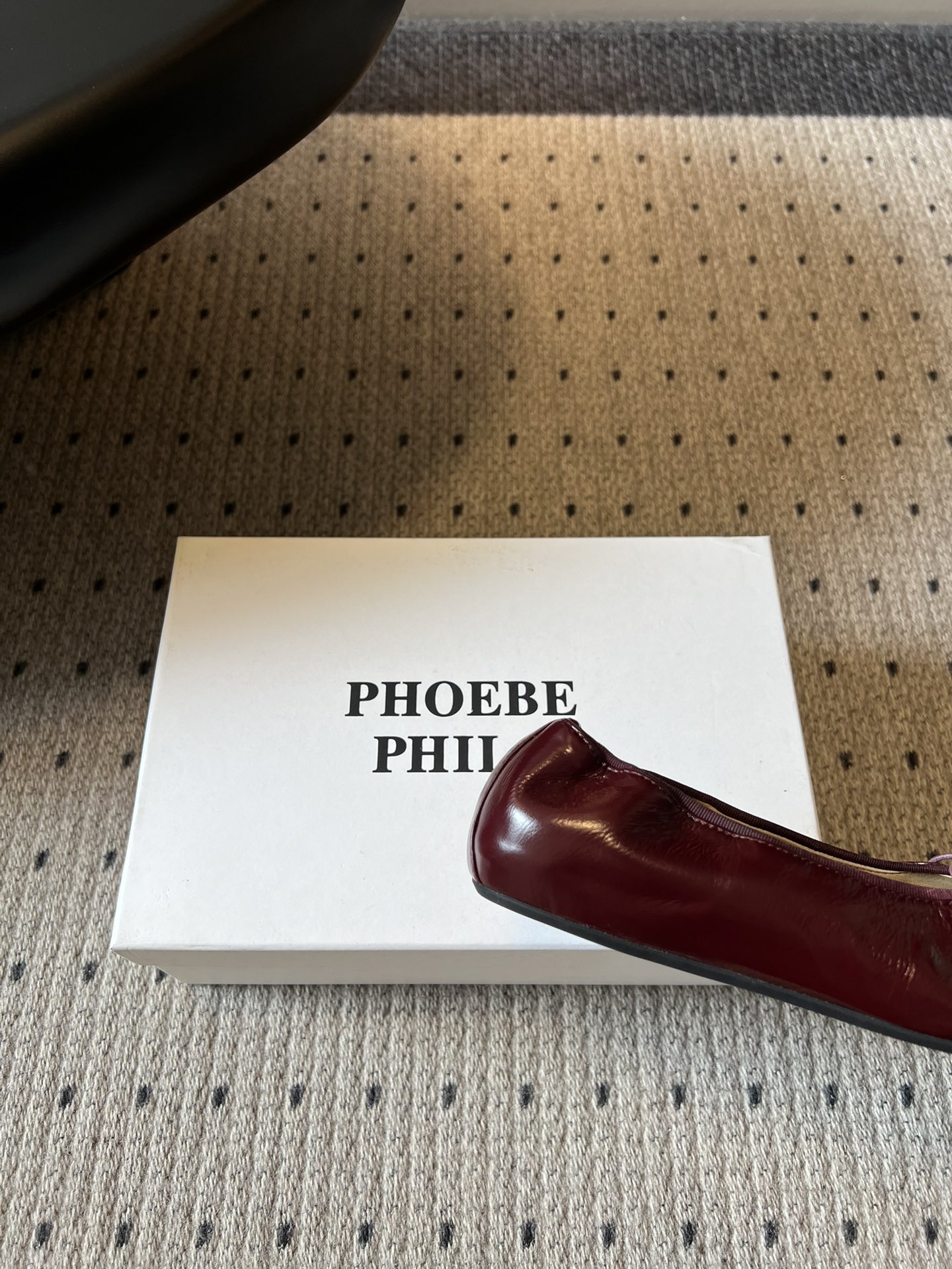 Phoebe Phil*早春新款芭蕾风软底单鞋经典的芭蕾鞋型，搭配鞋头的小蝴蝶结，自带软萌的少女感。鞋口