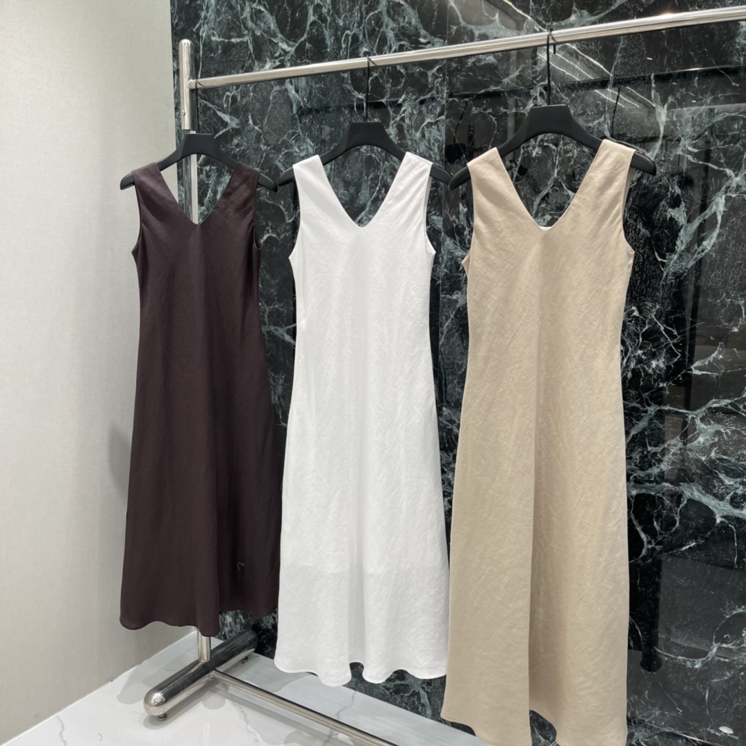 NO:780774,The highest version on the market, the girl inspects the goods, trims the three marks on the threads, and delivers the goods. You can send pictures and videos. If you want quality and service, please add me on WeChat. We will not accept urgent orders. 26 spring and summer new linen sleeveless dress V-neck + sleeveless design Modifies the neck line to show the elegance of the shoulders. Mid-length A-line skirt. Loose cut and tolerant. Suitable for all kinds of body types. Linen has natural folds. Casual and advanced. Can be easily used for daily commuting and vacation. Three colors SML, women's clothing, skirts,19860909市面最高版本小妹验货、修剪线头上三标、发货可发图及拍视频,要品质要服务的加我微信,不接急单. 26春夏新款 亚麻无袖连衣裙 V领+无袖设计 修饰颈部线条 展现肩部优雅感 中长款A字裙摆 宽松剪裁 包容性强 适合各种身材 亚麻自带自然褶皱 随性又高级 通勤度假日常都能轻松驾驭.三个色SML,女装,skirts,,Women's clothing