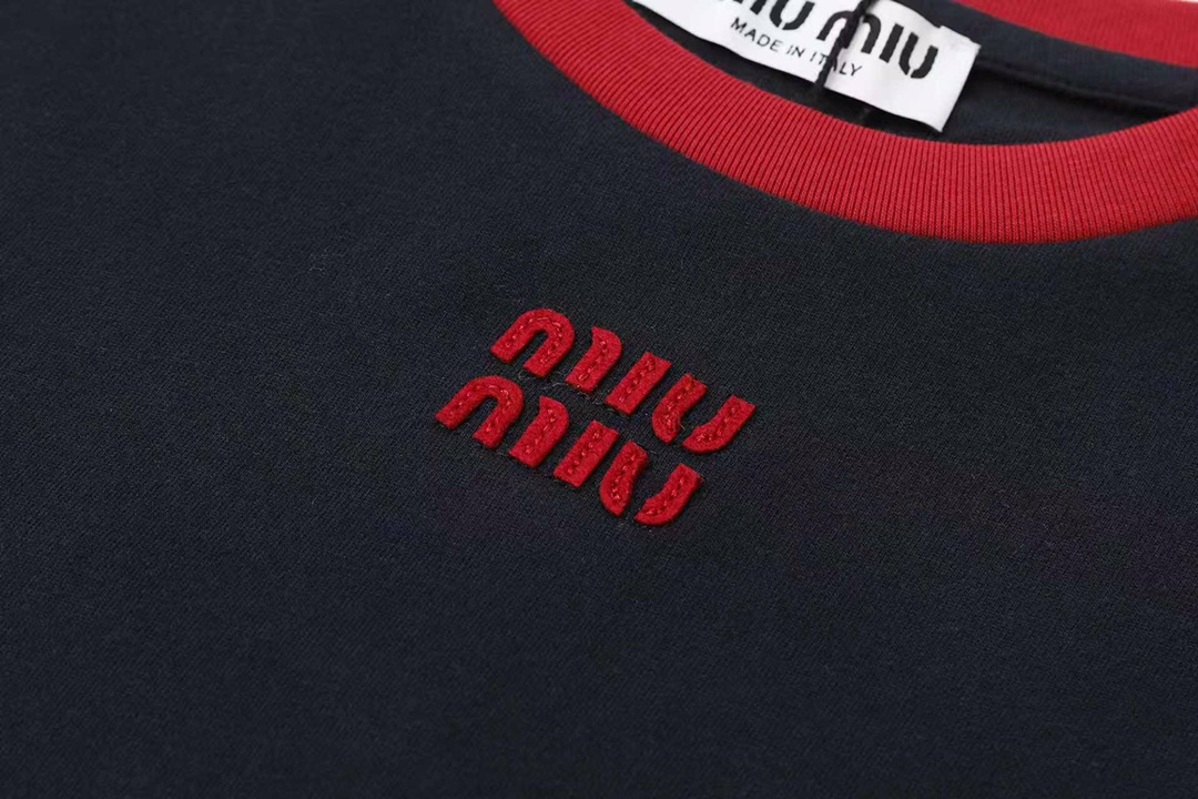 Alternative view of T-Shirt 03919