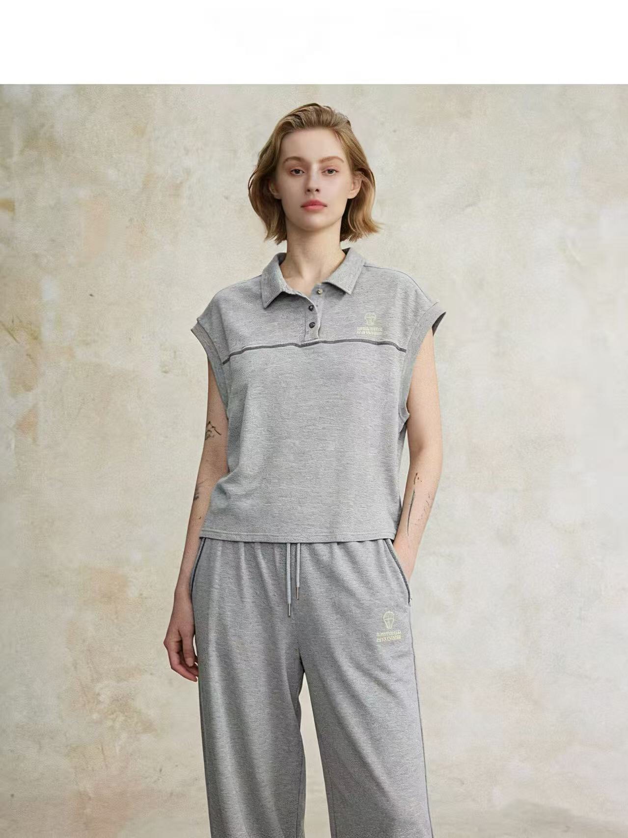 NO:781247,Model No. 20262697 Brunello Cucinell*BC new knitted suit, letter embroidered bead chain decorated sleeveless lapel vest top + elastic waist casual wide-leg trousers, apricot, khaki, gray, SML, [M size bust 100, length 56; waist 60 stretch, length 104; weight 0.665kg], women's clothing, brunello cucinelli,19860909款号20262697 Brunello Cucinell*BC新款针织套装,字母刺绣珠链装饰无袖翻领背心上衣+松紧腰休闲阔腿长裤,杏色,卡其色,灰色,SML,【M码胸围100,长56；腰围60弹力,长104；重量0.665kg】,女装,brunello cucinelli,,Women's clothing