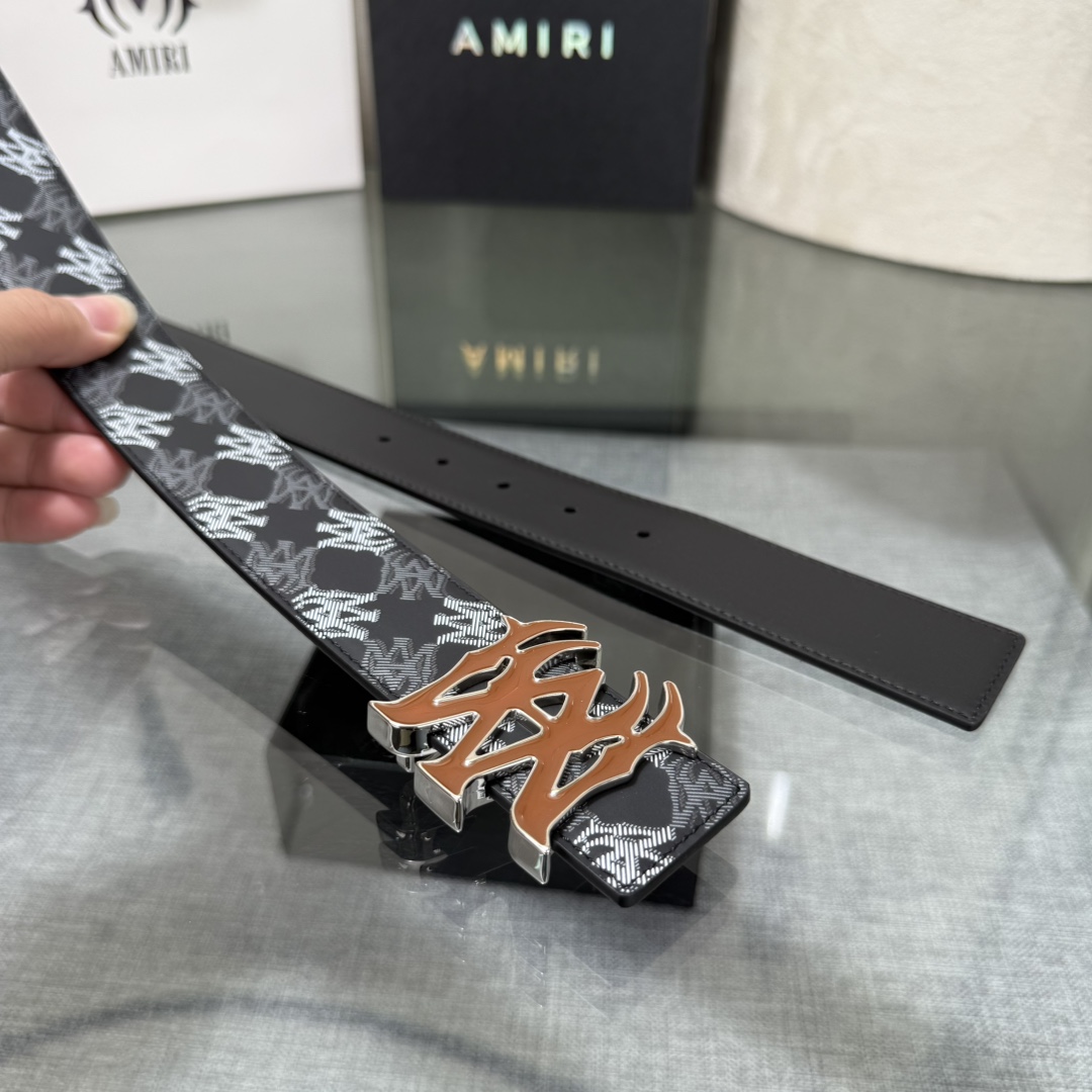 爱美丽AMIRI最新网红爆款双面牛皮皮带配原装盒专柜同步3.8宽新款上市了，原版牛皮，搭配钢扣，优雅，大