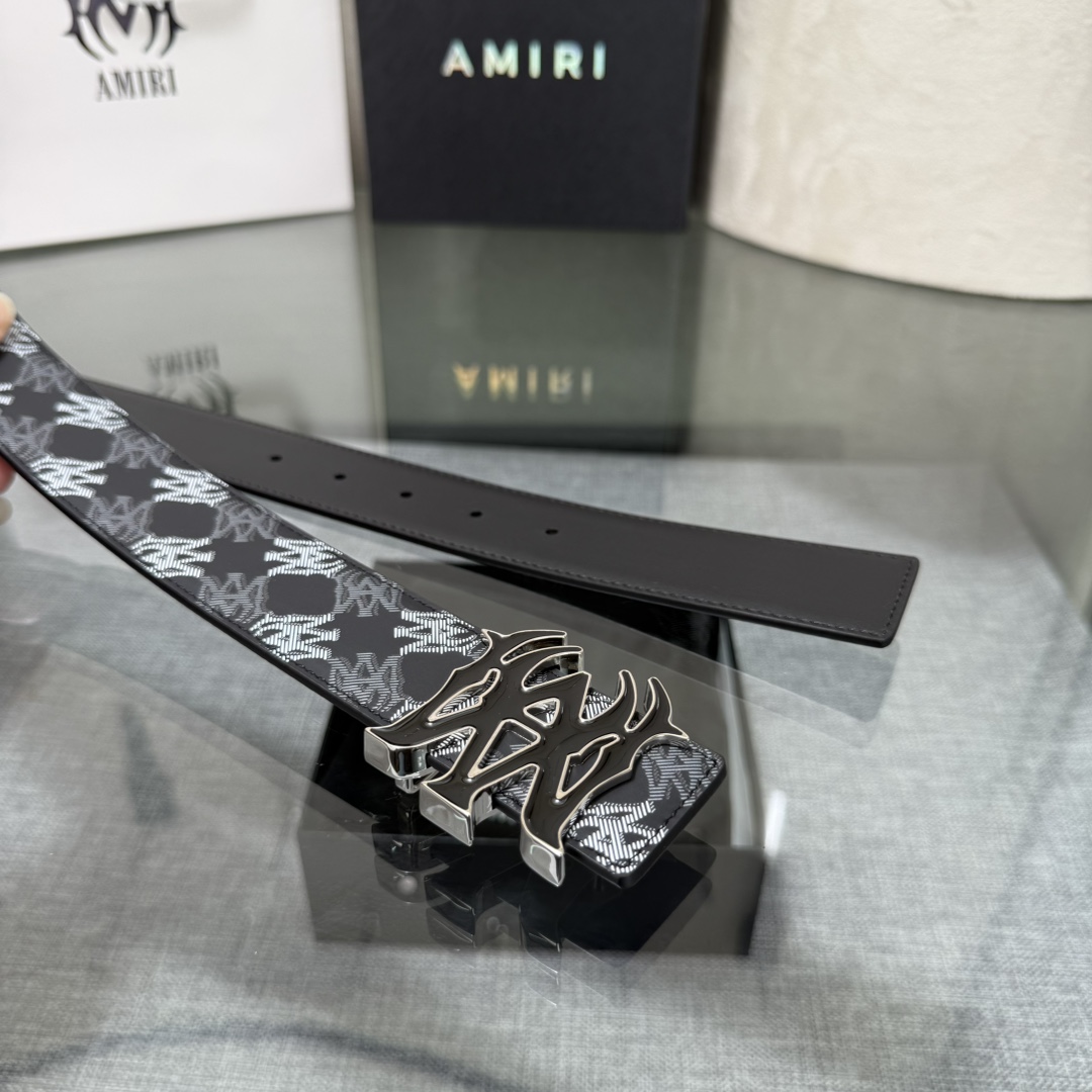 爱美丽AMIRI最新网红爆款双面牛皮皮带配原装盒专柜同步3.8宽新款上市了，原版牛皮，搭配钢扣，优雅，大