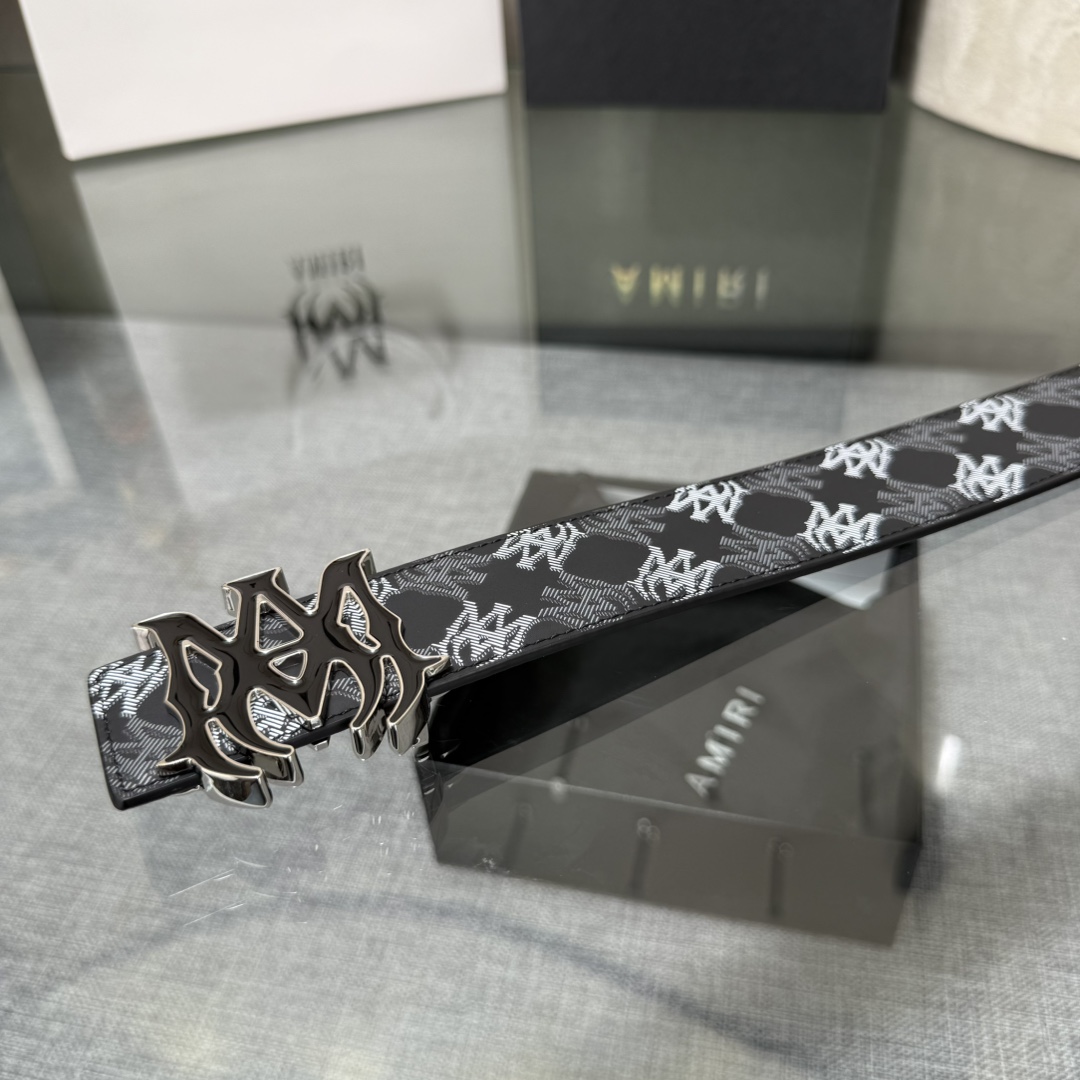 爱美丽AMIRI最新网红爆款双面牛皮皮带配原装盒专柜同步3.8宽新款上市了，原版牛皮，搭配钢扣，优雅，大