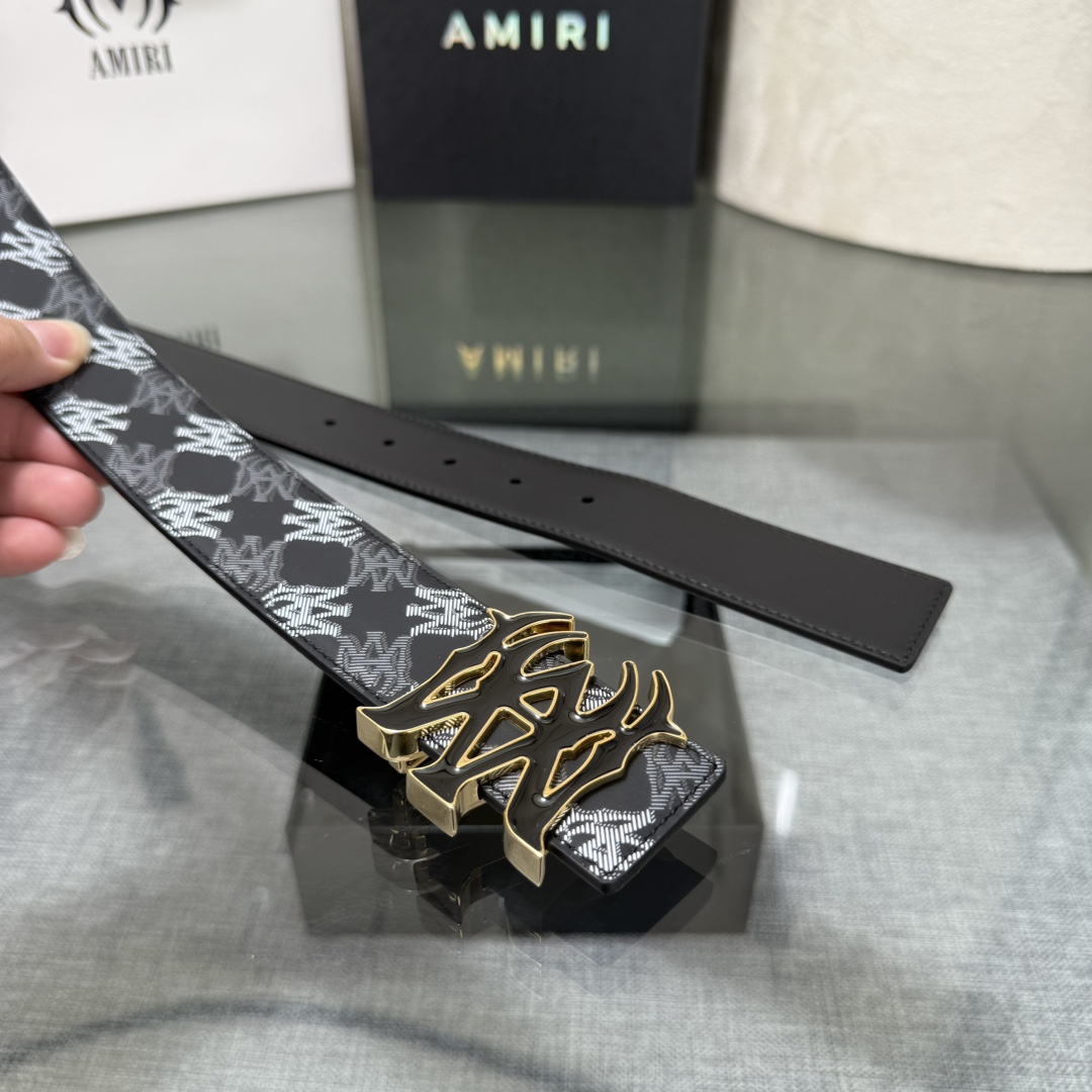 爱美丽AMIRI最新网红爆款双面牛皮皮带配原装盒专柜同步3.8宽新款上市了，原版牛皮，搭配钢扣，优雅，大