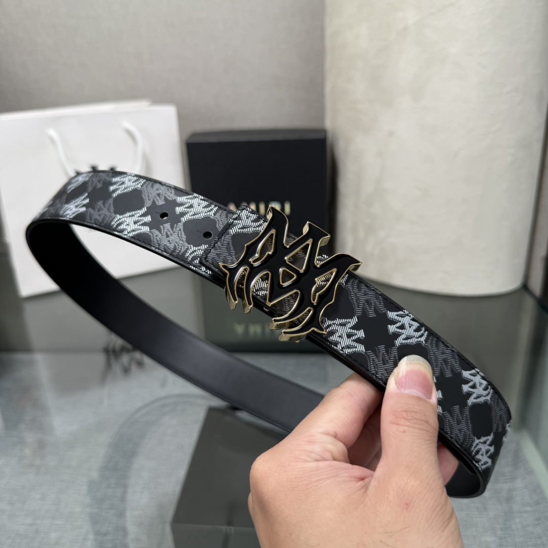 爱美丽AMIRI最新网红爆款双面牛皮皮带配原装盒专柜同步3.8宽新款上市了，原版牛皮，搭配钢扣，优雅，大