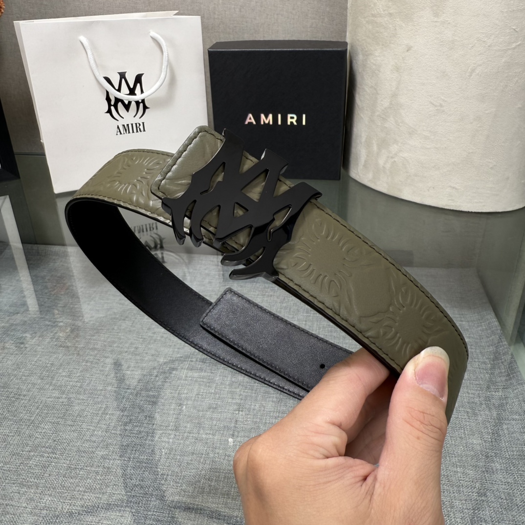 爱美丽AMIRI最新网红爆款双面牛皮皮带配原装盒专柜同步3.8宽新款上市了，原版牛皮，搭配钢扣，优雅，大