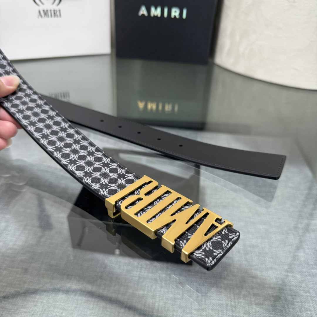 爱美丽AMIRI最新网红爆款双面牛皮皮带配原装盒专柜同步3.8宽新款上市了，原版牛皮，搭配钢扣，优雅，大