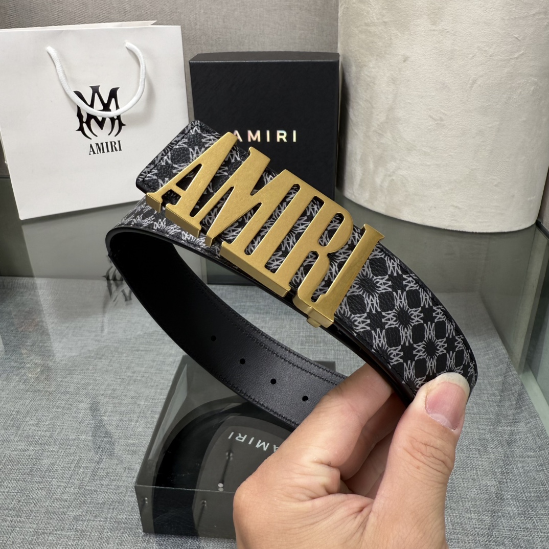 爱美丽AMIRI最新网红爆款双面牛皮皮带配原装盒专柜同步3.8宽新款上市了，原版牛皮，搭配钢扣，优雅，大