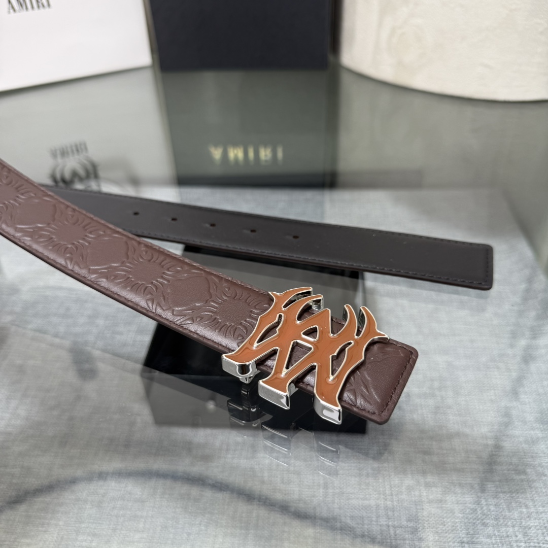 爱美丽AMIRI最新网红爆款双面牛皮皮带配原装盒专柜同步3.8宽新款上市了，原版牛皮，搭配钢扣，优雅，大