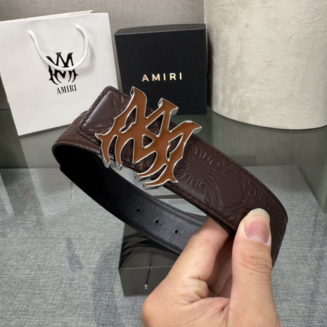 爱美丽AMIRI最新网红爆款双面牛皮皮带配原装盒专柜同步3.8宽新款上市了，原版牛皮，搭配钢扣，优雅，大