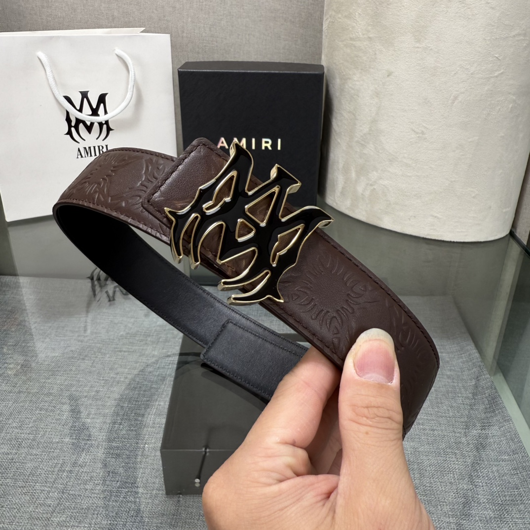 爱美丽AMIRI最新网红爆款双面牛皮皮带配原装盒专柜同步3.8宽新款上市了，原版牛皮，搭配钢扣，优雅，大