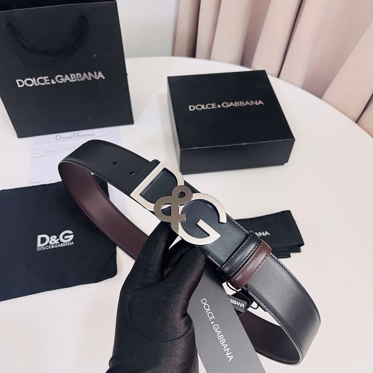 Dolce&Gabbana  黑咖双面小牛皮腰带，双面使用尽显巧思 ，宽度.40mm