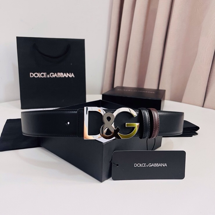 Dolce&Gabbana  黑咖双面小牛皮腰带，双面使用尽显巧思 ，宽度.40mm