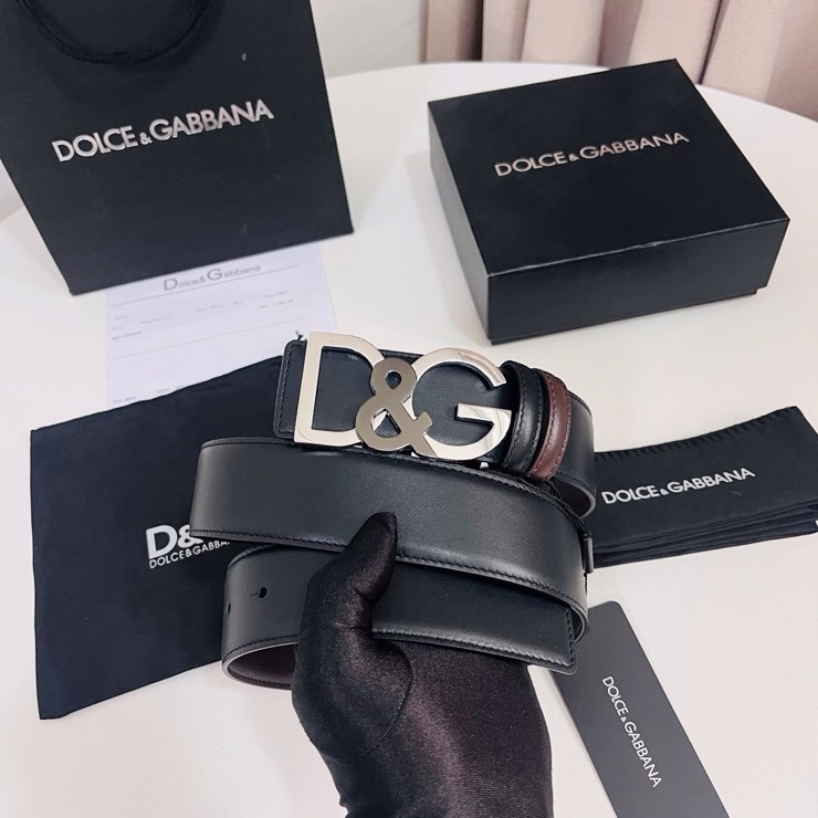 Dolce&Gabbana  黑咖双面小牛皮腰带，双面使用尽显巧思 ，宽度.40mm