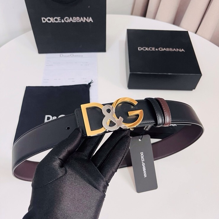 Dolce&Gabbana  黑咖双面小牛皮腰带，双面使用尽显巧思 ，宽度.40mm