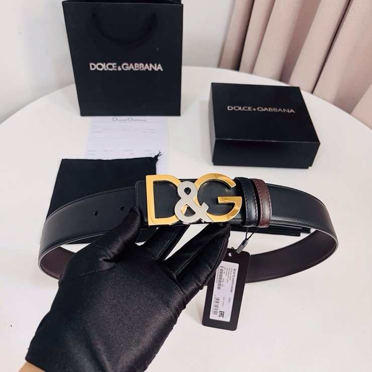 Dolce&Gabbana  黑咖双面小牛皮腰带，双面使用尽显巧思 ，宽度.40mm