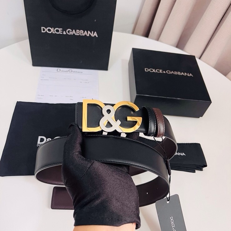 Dolce&Gabbana  黑咖双面小牛皮腰带，双面使用尽显巧思 ，宽度.40mm