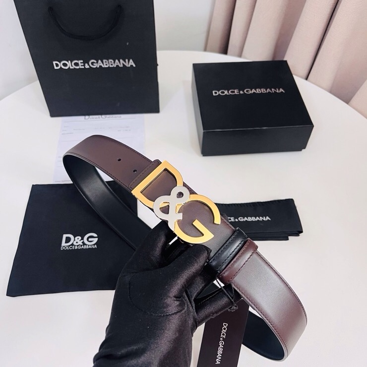 Dolce&Gabbana  黑咖双面小牛皮腰带，双面使用尽显巧思 ，宽度.40mm