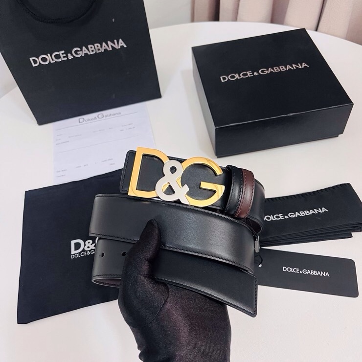 Dolce&Gabbana  黑咖双面小牛皮腰带，双面使用尽显巧思 ，宽度.40mm