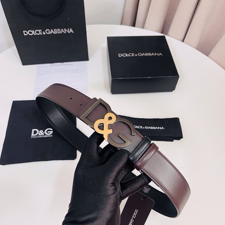 Dolce&Gabbana  黑咖双面小牛皮腰带，双面使用尽显巧思 ，宽度.40mm