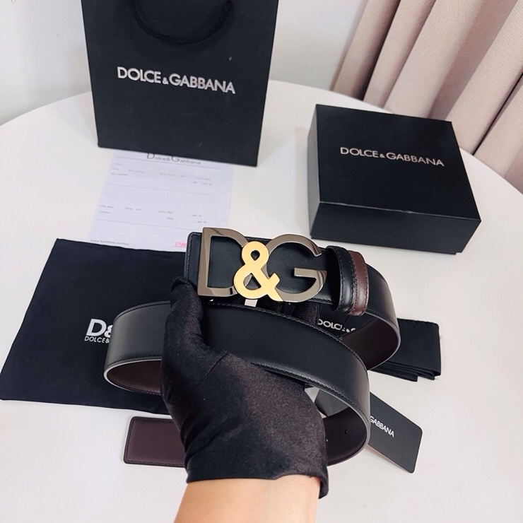 Dolce&Gabbana  黑咖双面小牛皮腰带，双面使用尽显巧思 ，宽度.40mm
