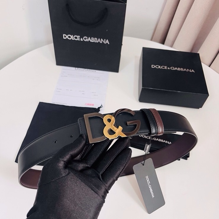 Dolce&Gabbana  黑咖双面小牛皮腰带，双面使用尽显巧思 ，宽度.40mm