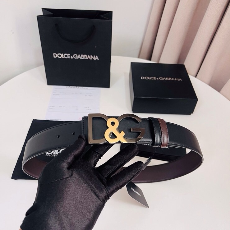Dolce&Gabbana  黑咖双面小牛皮腰带，双面使用尽显巧思 ，宽度.40mm
