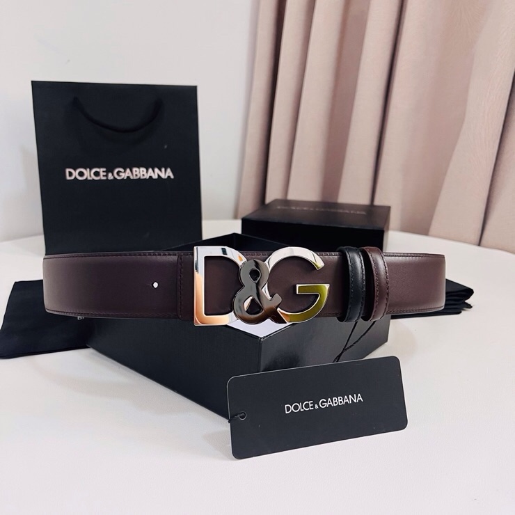 Dolce&Gabbana  黑咖双面小牛皮腰带，双面使用尽显巧思 ，宽度.40mm