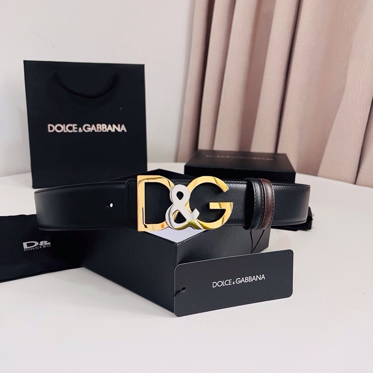 Dolce&Gabbana  黑咖双面小牛皮腰带，双面使用尽显巧思 ，宽度.40mm