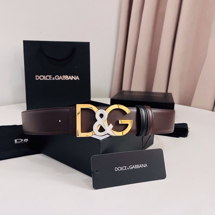 Dolce&Gabbana  黑咖双面小牛皮腰带，双面使用尽显巧思 ，宽度.40mm