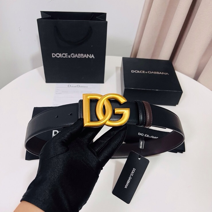 Dolce&Gabbana  黑咖双面小牛皮腰带，双面使用尽显巧思 ，宽度.40mm