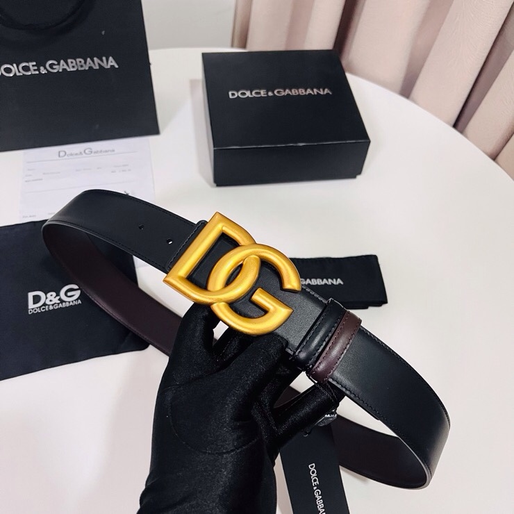 Dolce&Gabbana  黑咖双面小牛皮腰带，双面使用尽显巧思 ，宽度.40mm