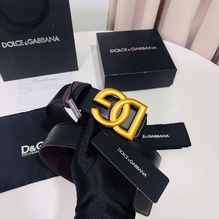 Dolce&Gabbana  黑咖双面小牛皮腰带，双面使用尽显巧思 ，宽度.40mm
