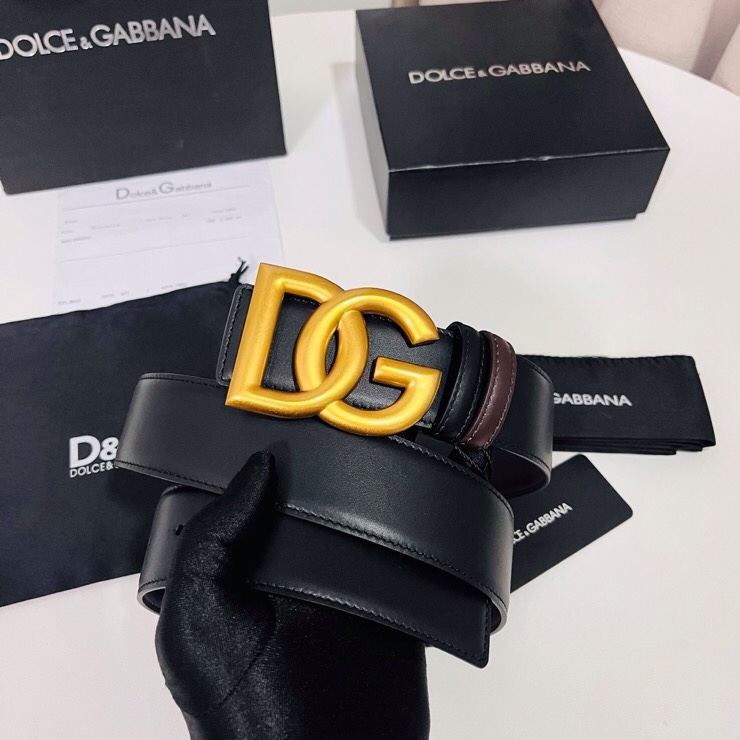 Dolce&Gabbana  黑咖双面小牛皮腰带，双面使用尽显巧思 ，宽度.40mm