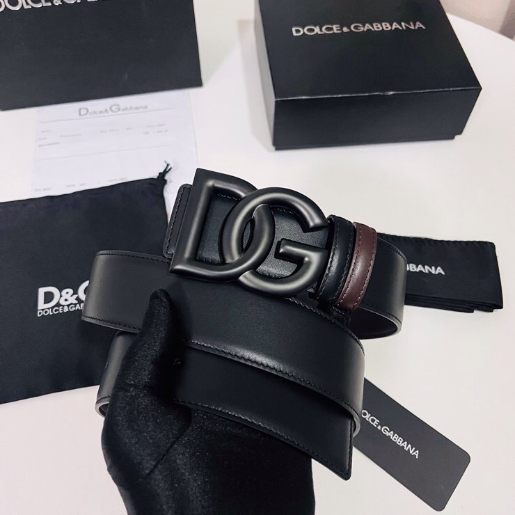 Dolce&Gabbana  黑咖双面小牛皮腰带，双面使用尽显巧思 ，宽度.40mm